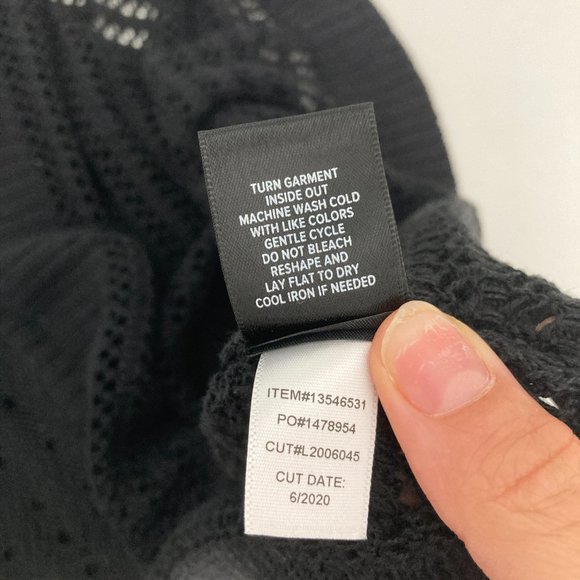 New Torrid Sweater Black Open Stitch Pointelle V Neck Crop Pullover Size 2 - Picture 7 of 7